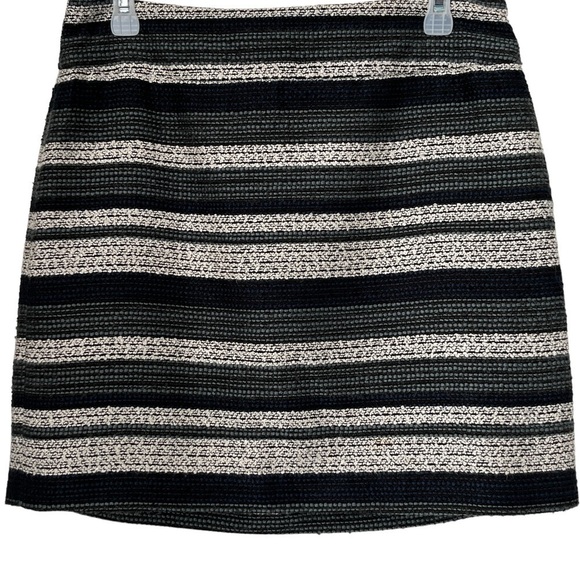 LOFT Outlet Blue & Grey Striped Textured Mini Pencil Skirt Size 8 - Picture 1 of 7